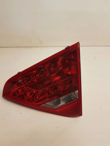 LAMPA PRAWY TYŁ Z KLAPY AUDI A5 COUPE 8T0945094A
