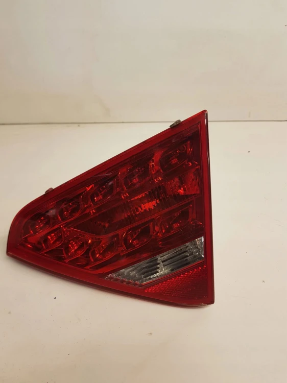 LAMPA PRAWY TYŁ Z KLAPY AUDI A5 COUPE 8T0945094A