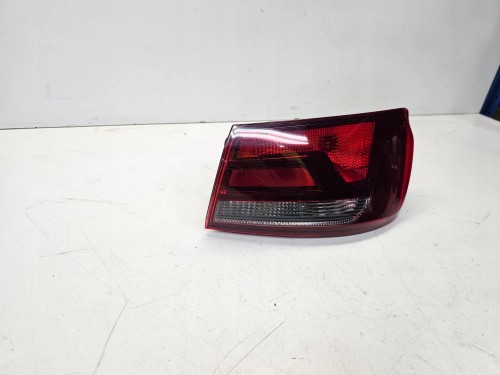 LAMPA PRAWY TYŁ W BŁOTNIK AUDI A3 8V SEDAN CABRIO 8V5945096