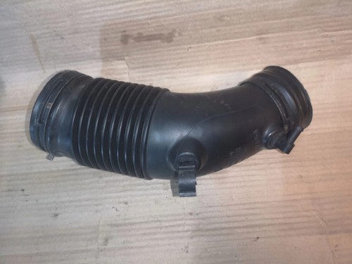 WĄŻ RURA POWIETRZA AUDI A4 B7 3.2 FSI 06E129627Q