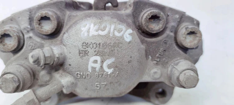ZACISK HAMULCOWY PRAWY PRZÓD AUDI A4 A5 8K0106AC