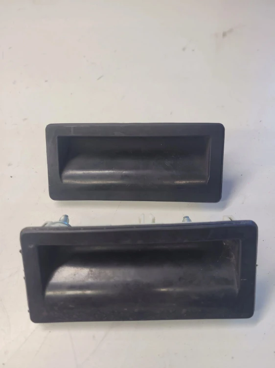 KLAMKA KLAPY TYŁ AUDI A4 A5 A6 Q5 5N0827566B