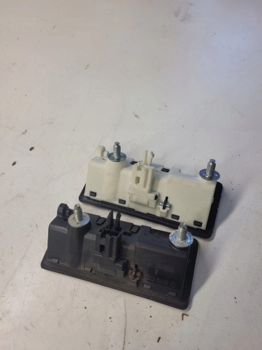 KLAMKA KLAPY TYŁ AUDI A4 A5 A6 Q5 5N0827566B