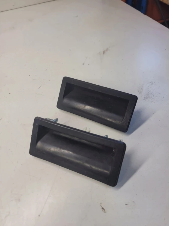 KLAMKA KLAPY TYŁ AUDI A4 A5 A6 Q5 5N0827566B