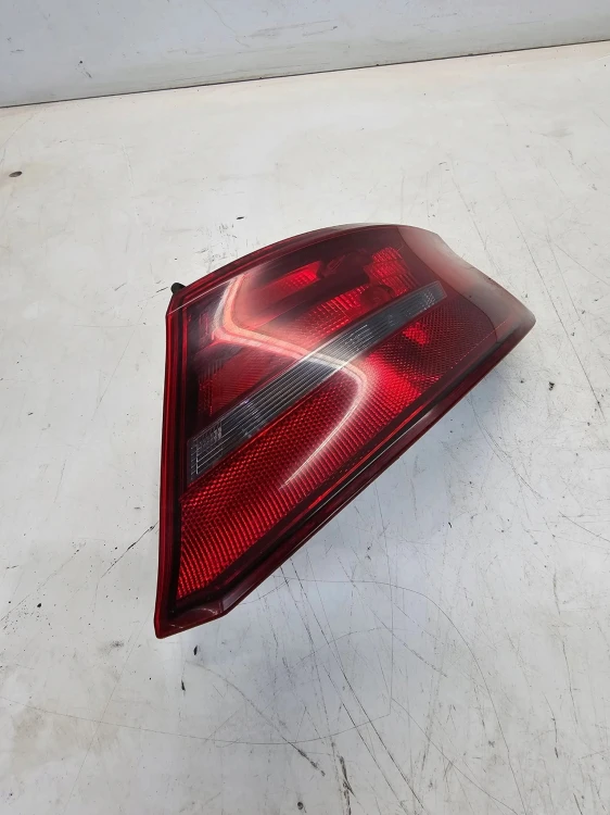 LAMPA PRAWY TYŁ AUDI A3 8V SPORTBACK 8V4945096