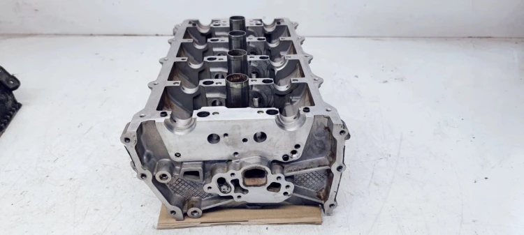 GŁOWICA LEWA AUDI A4 B6 B7 A6 4.2 BBK 079103737H