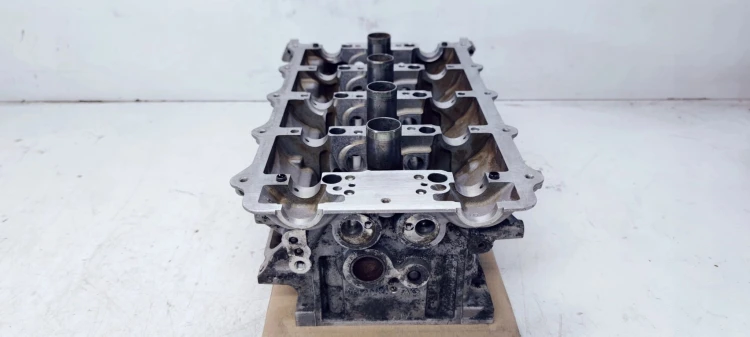 GŁOWICA LEWA AUDI A4 B6 B7 A6 4.2 BBK 079103737H