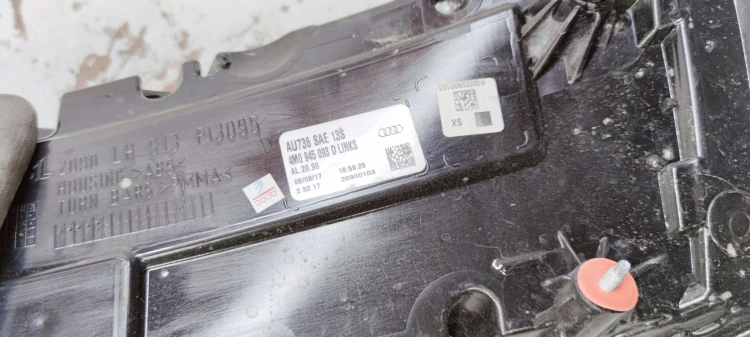 LAMPA LEWY TYŁ AUDI Q7 4M 4M0945093D USZKODZONA