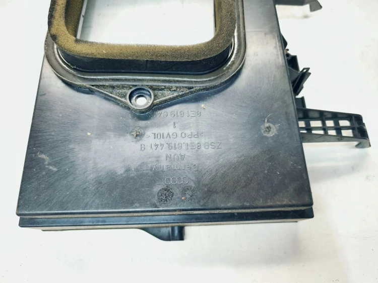 OBUDOWA FILTRA KABINOWEGO AUDI A4 B7 8E1819441B