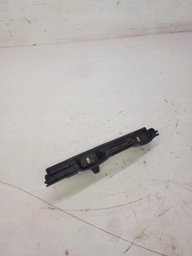 ŚLIZG ZDERZAKA LEWY TYŁ AUDI A8 D4 4H0807365A