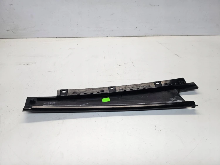 NAKŁADKA OSŁONA DRZWI PRAWY TYŁ AUDI Q5 8R 8R0839902N MAT