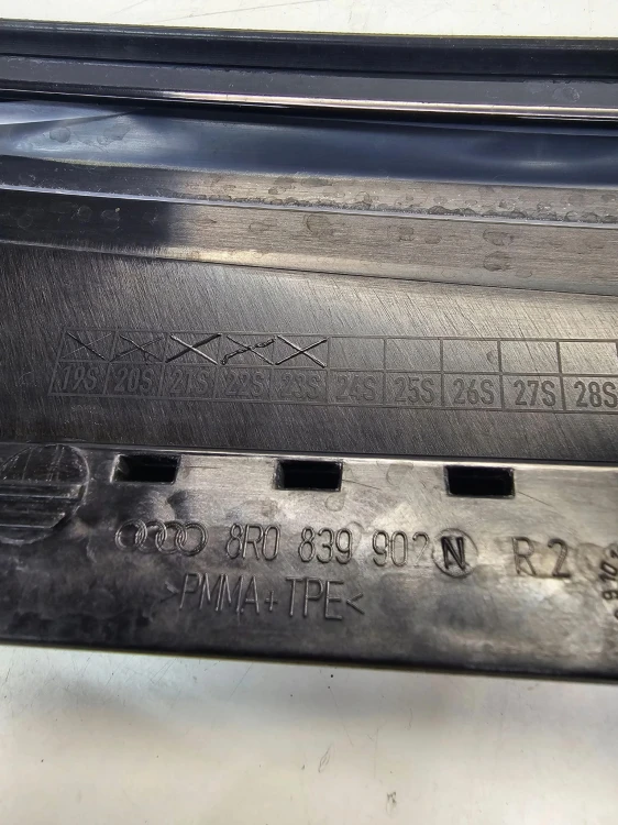 NAKŁADKA OSŁONA DRZWI PRAWY TYŁ AUDI Q5 8R 8R0839902N MAT