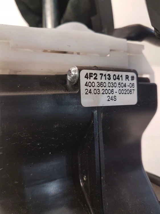 WYBIERAK LEWAREK ZMIANY BIEGÓW AUDI A6 C6 AUTOMAT 4F2713041R UK