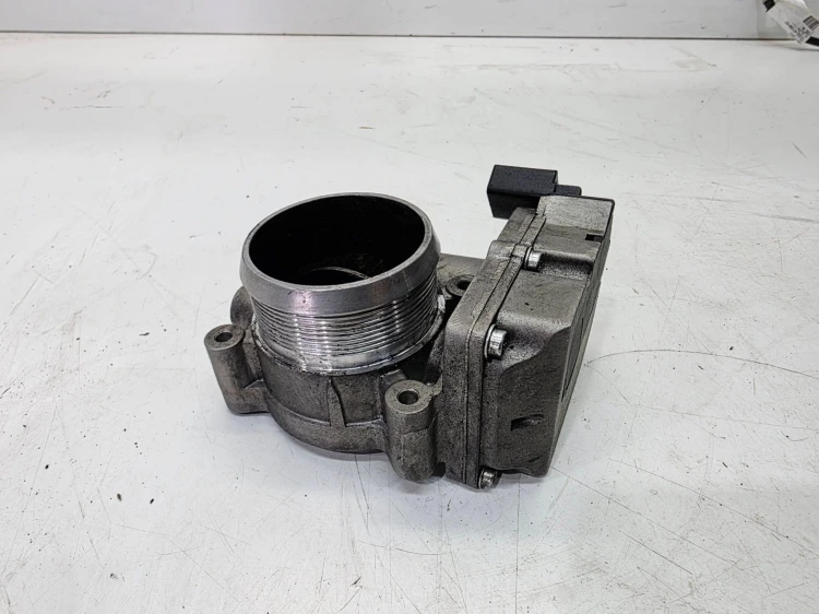 PRZEPUSTNICA KLAPA AUDI A4 B8 A5 8T A6 C6 Q5 2.7 3.0 TDI 7.03703.75.0
