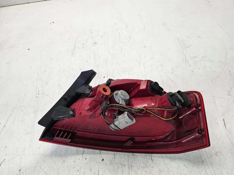 LAMPA LEWY TYŁ AUDI A5 8T SPORTBACK 8T8945095E