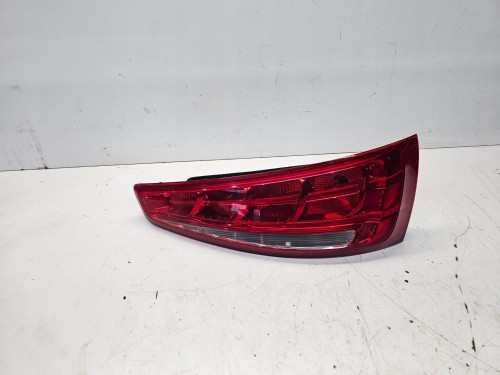 LAMPA PRAWY TYŁ AUDI Q3 8U 8U0945094 ZWYKŁA NA ŻARÓWKI