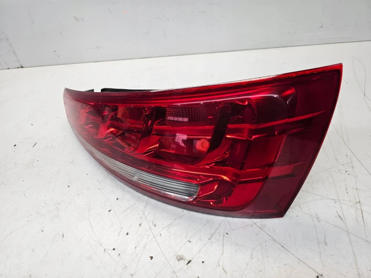 LAMPA PRAWY TYŁ AUDI Q3 8U 8U0945094 ZWYKŁA NA ŻARÓWKI