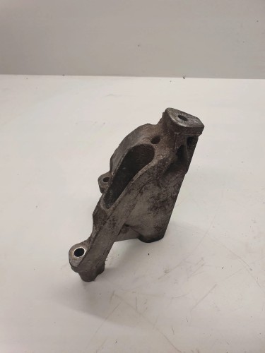 ŁAPA SILNIKA LEWA AUDI A4 A5 2.0 CGLC 8K0199307BM
