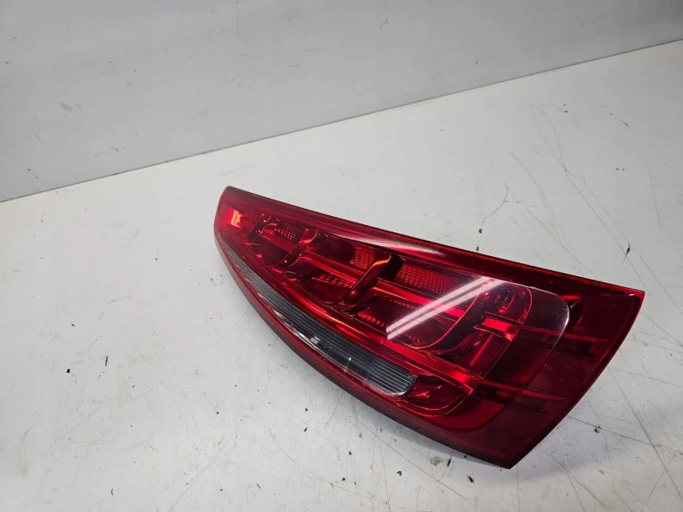 LAMPA PRAWY TYŁ AUDI Q3 8U 8U0945094 ZWYKŁA NA ŻARÓWKI