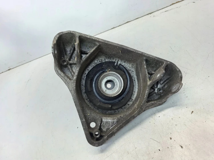 MOCOWANIE GÓRNE AMORTYZATORA AUDI A6 C6 4F0412383G