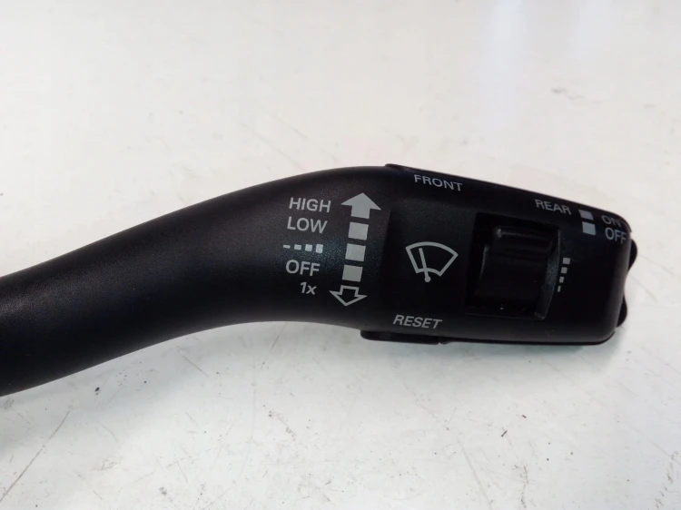 MANETKA WYCIERACZEK AUDI A3 8P LIFT 8P0953519E