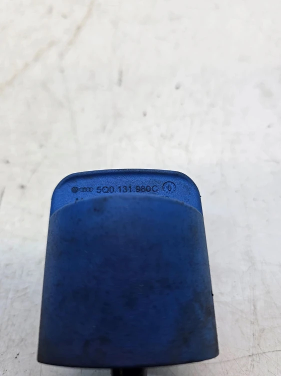 KOREK WLEWU ADBLU AUDI A3 A4 A6 A7 Q7 5Q0131980C