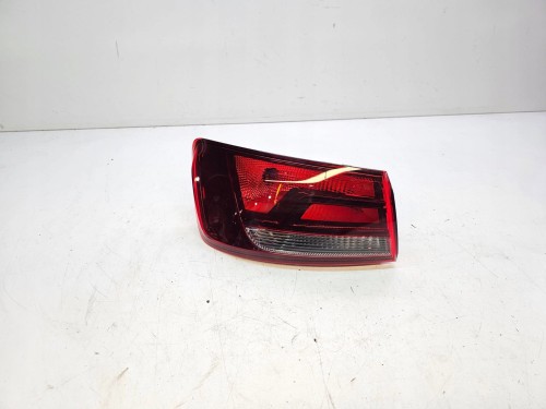 LAMPA LEWY TYŁ W BŁOTNIK AUDI A3 8V SEDAN 8V5945095