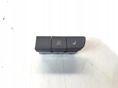 WŁĄCZNIK PRZEŁĄCZNIK OGRZEWANIA FOTELI SET AUDI A1 8X 8X0959674C