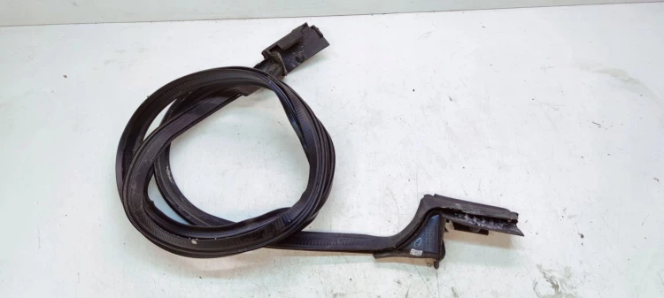 USZCZELKA POJEMNIKA DACHU AUDI A3 8V CABRIO 8V7825397