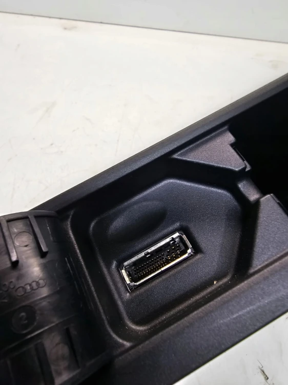 MODUŁ INTERFACE AUDIO AMI AUDI A4 B8 A5 4E0035785F