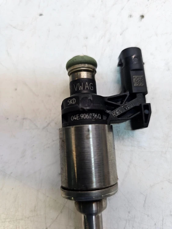WTRYSK WTRYSKIWACZE AUDI VW 1.4 TFSI 04E906036Q