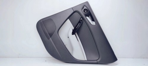 BOCZEK DRZWI PRAWY TYŁ AUDI A1 8X4867306 *61*