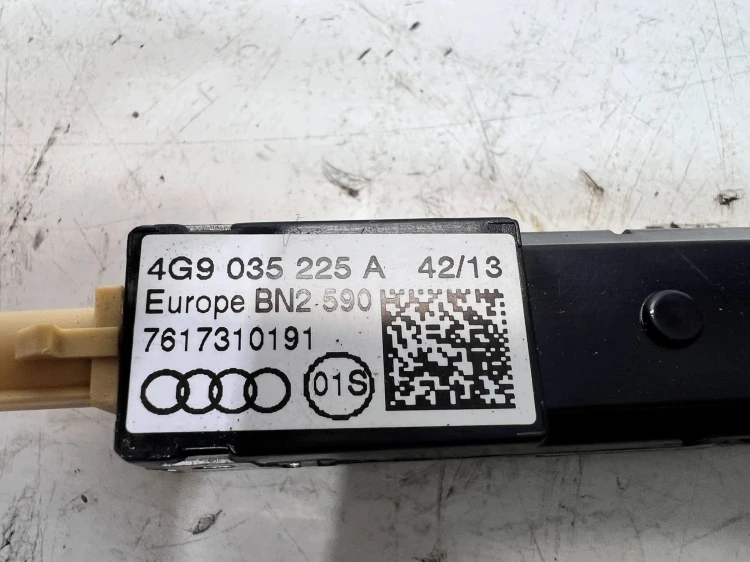 WZMACNIACZ ANTENOWY AUDI A6 C7 4G9035225A