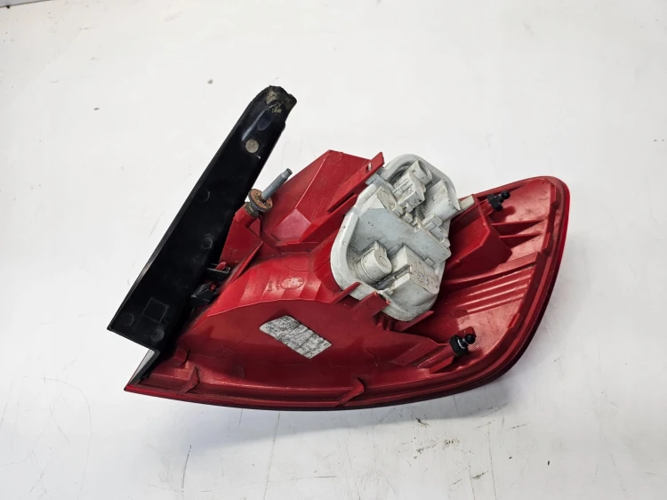 LAMPA LEWY TYŁ LED W BŁOTNIK AUDI A6 C6 LIFT 4F9945095E