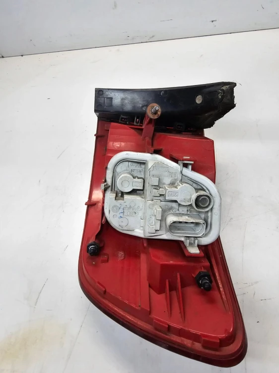 LAMPA LEWY TYŁ LED W BŁOTNIK AUDI A6 C6 LIFT 4F9945095E