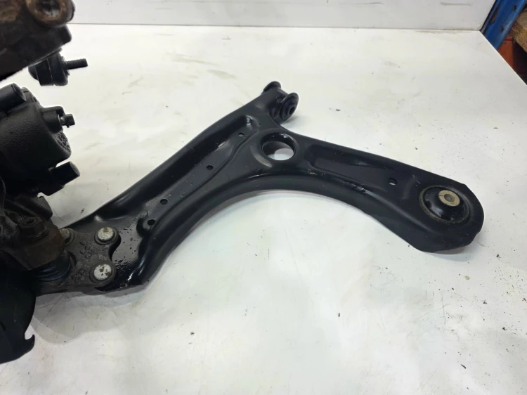 ZWROTNICA LEWA KOMPLETNA AUDI A1 8X VW SKODA 6R0413031CC 6R0407151F R*5*