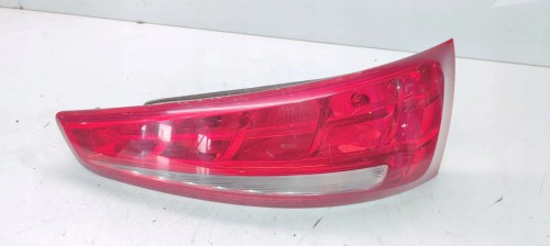 LAMPA PRAWY TYŁ AUDI Q3 8U 8U0945094 ZWYKŁA NA ŻARÓWKI
