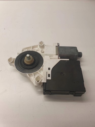 SILNICZEK SZYBY PRAWY AUDI A3 8P LIFT 8P4959802B