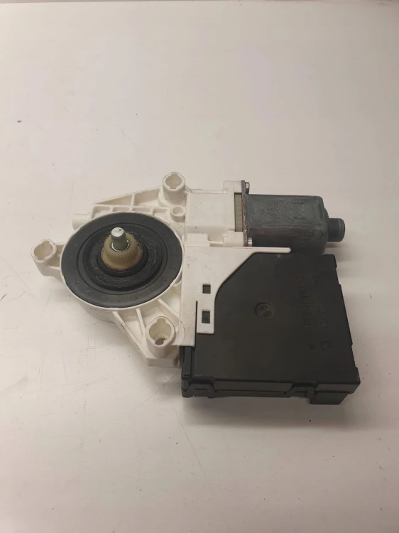 SILNICZEK SZYBY PRAWY AUDI A3 8P LIFT 8P4959802B
