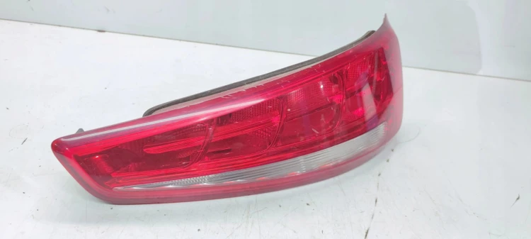 LAMPA PRAWY TYŁ AUDI Q3 8U 8U0945094 ZWYKŁA NA ŻARÓWKI