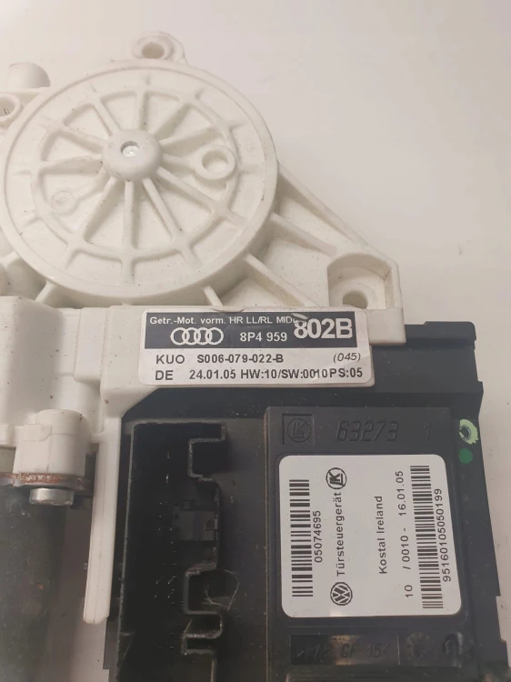 SILNICZEK SZYBY PRAWY AUDI A3 8P LIFT 8P4959802B
