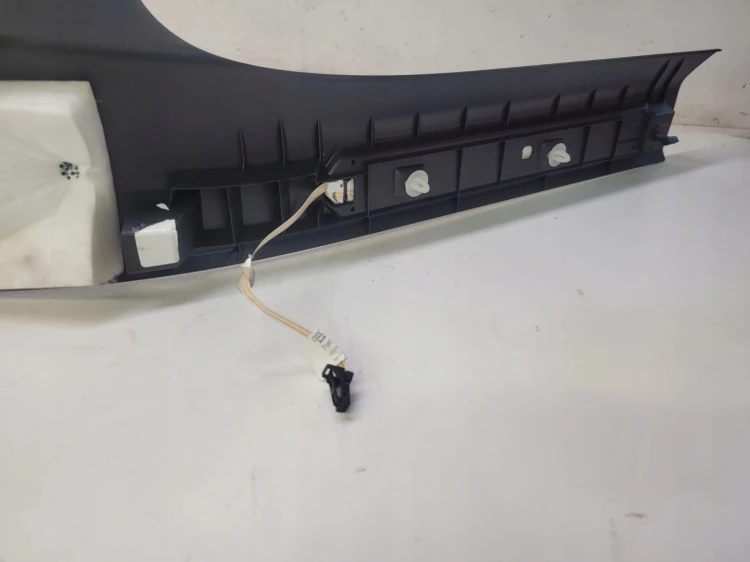 OSŁONA PROGU LED LEWY TYŁ AUDI A8 D4 4H4864607K