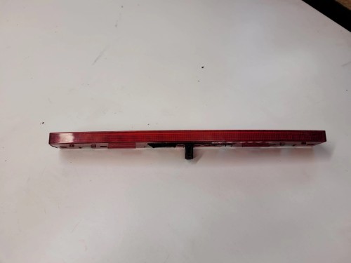 ŚWIATŁO STOP TRZECIE AUDI A4 B7 SEDAN 8E5945097C