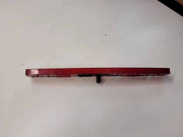 ŚWIATŁO STOP TRZECIE AUDI A4 B7 SEDAN 8E5945097C