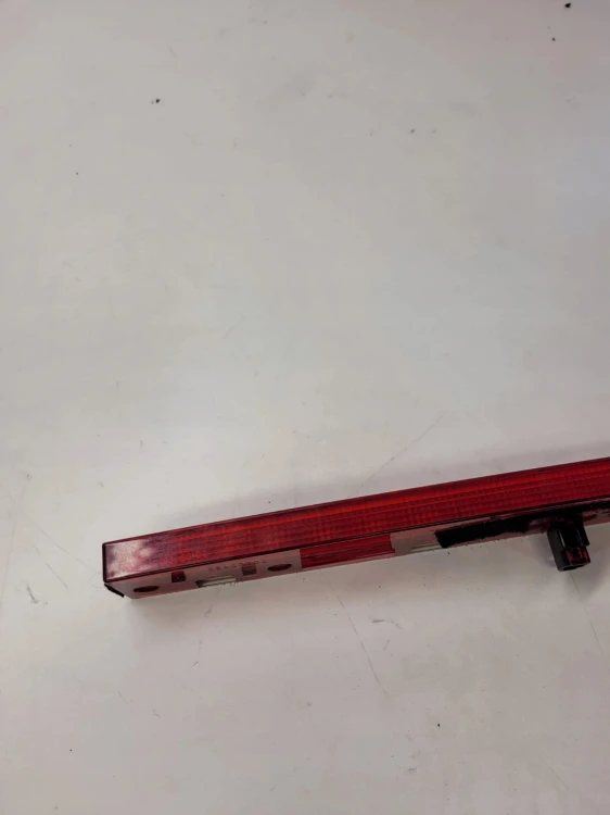 ŚWIATŁO STOP TRZECIE AUDI A4 B7 SEDAN 8E5945097C