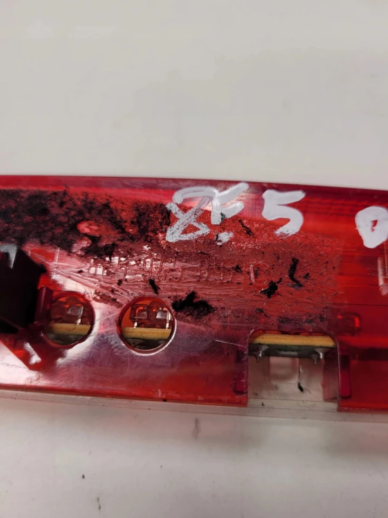 ŚWIATŁO STOP TRZECIE AUDI A4 B7 SEDAN 8E5945097C