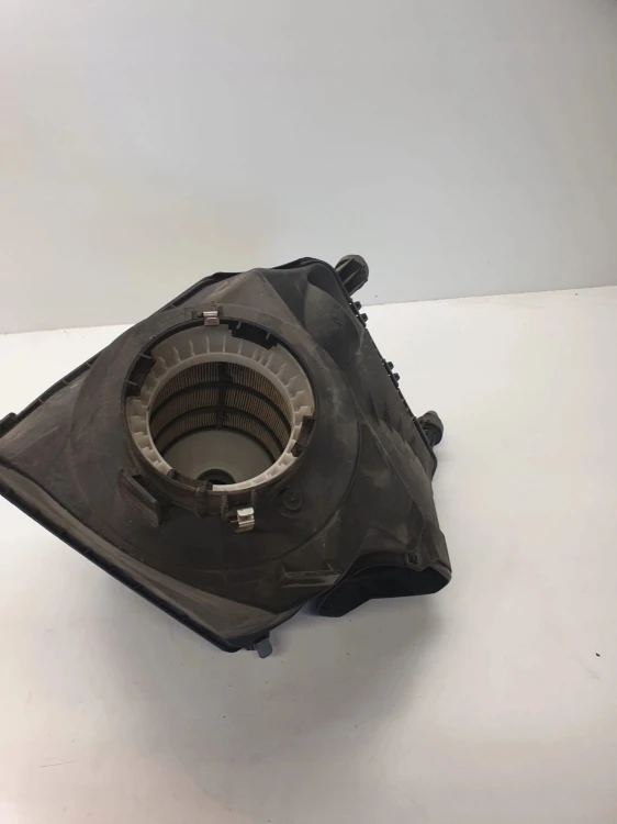 OBUDOWA FILTRA POWIETRZA AUDI A6 C6 4F0133835F