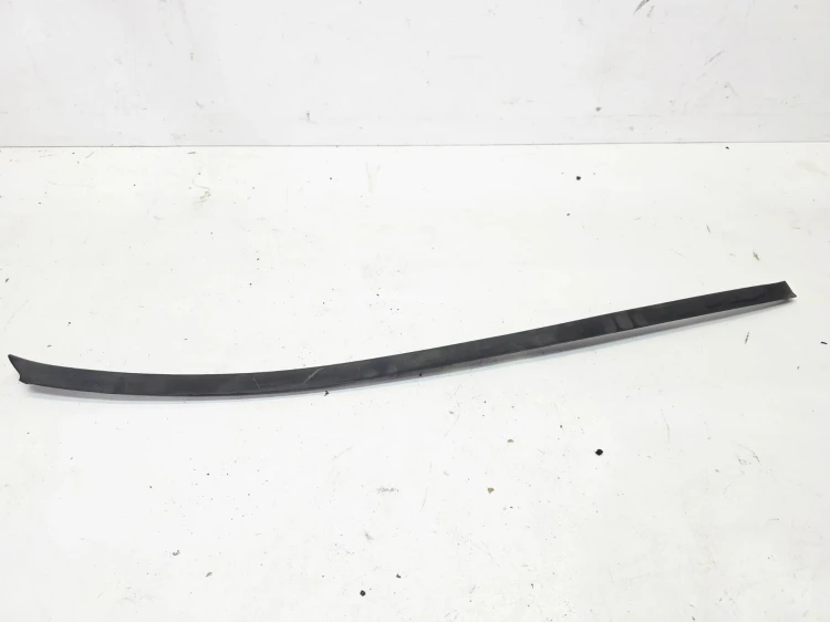 LISTWA ZGARNIAJĄCA SZYBY LEWA AUDI Q7 4L0854327