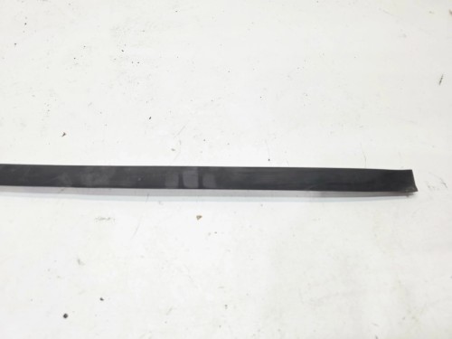 LISTWA ZGARNIAJĄCA SZYBY LEWA AUDI Q7 4L0854327