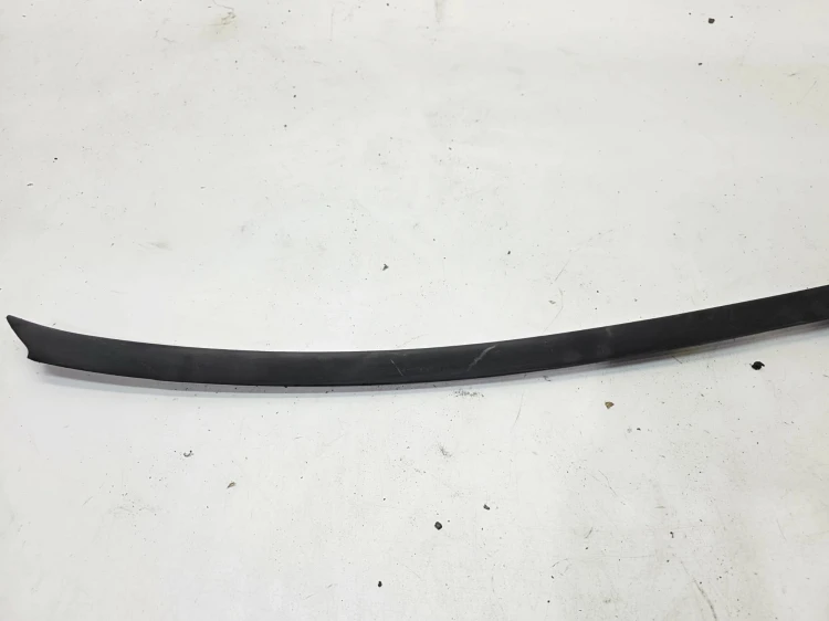 LISTWA ZGARNIAJĄCA SZYBY LEWA AUDI Q7 4L0854327